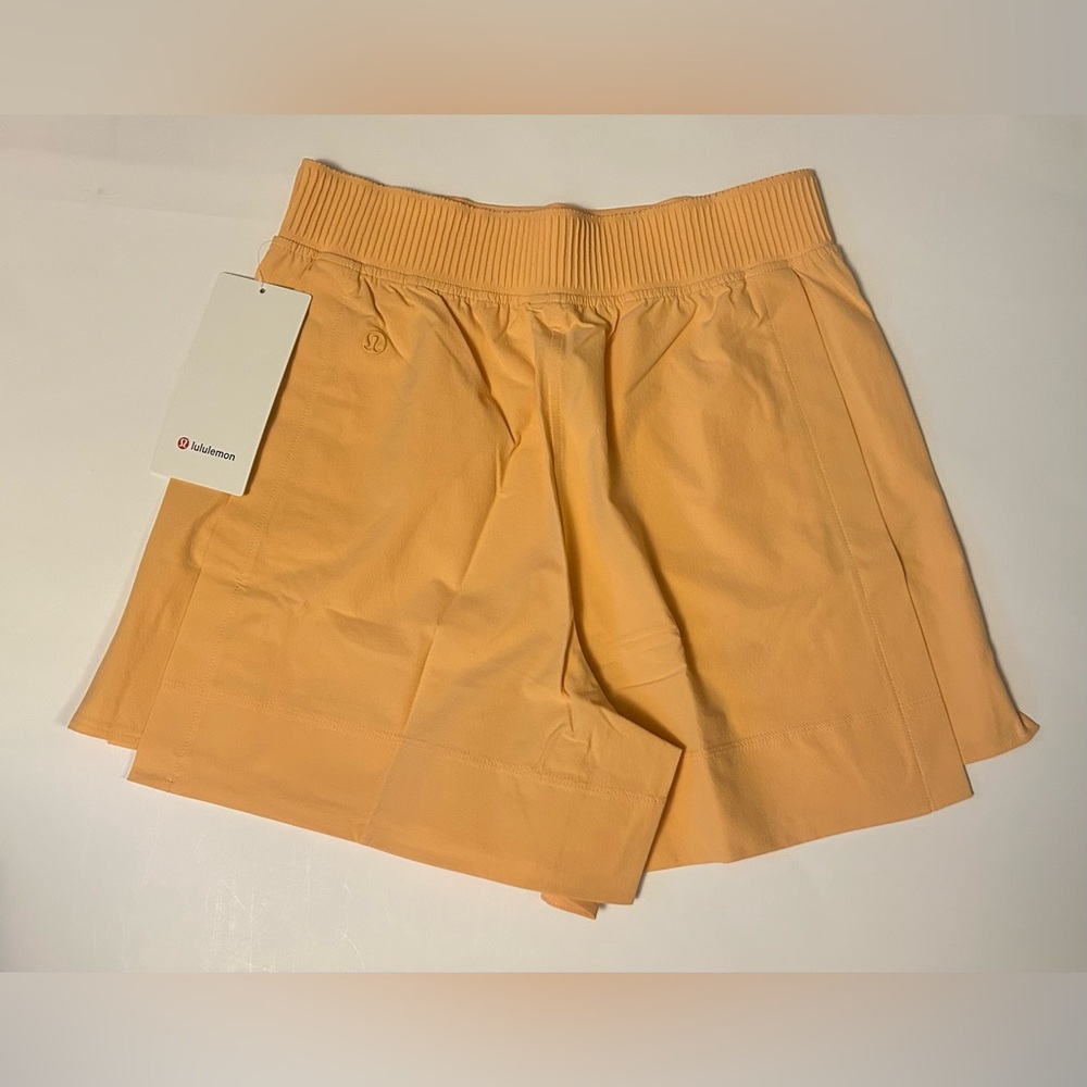 NWT Lululemon Stretch Woven Relaxed-Fit High-Rise Short 4" - Picture 7 of 12